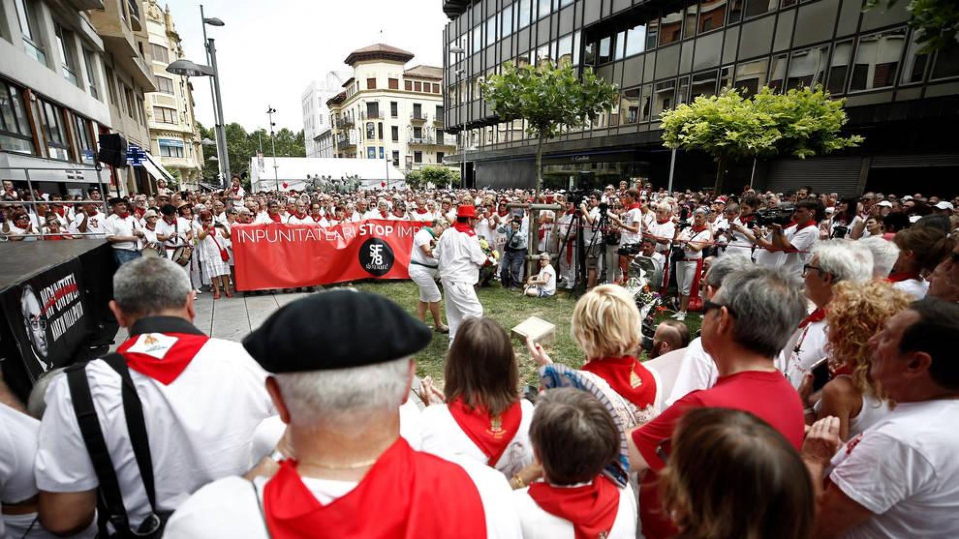 Las peñas y Sanfermines 78 Gogoan mantienen el homenaje a Germán