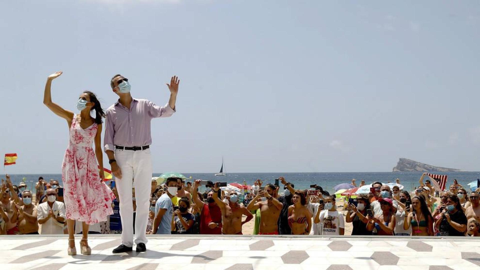 Los reyes visitan Benidorm y se interesan por los sectores turístico e industrial