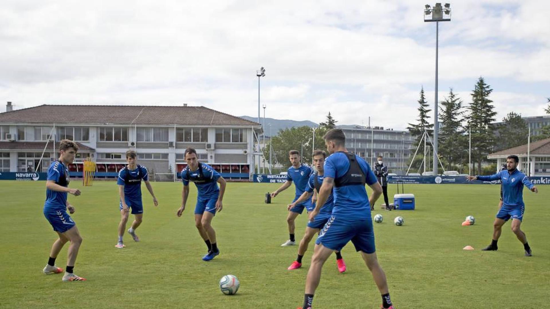 Mañana de recuperación tras el triunfo en Ipurua