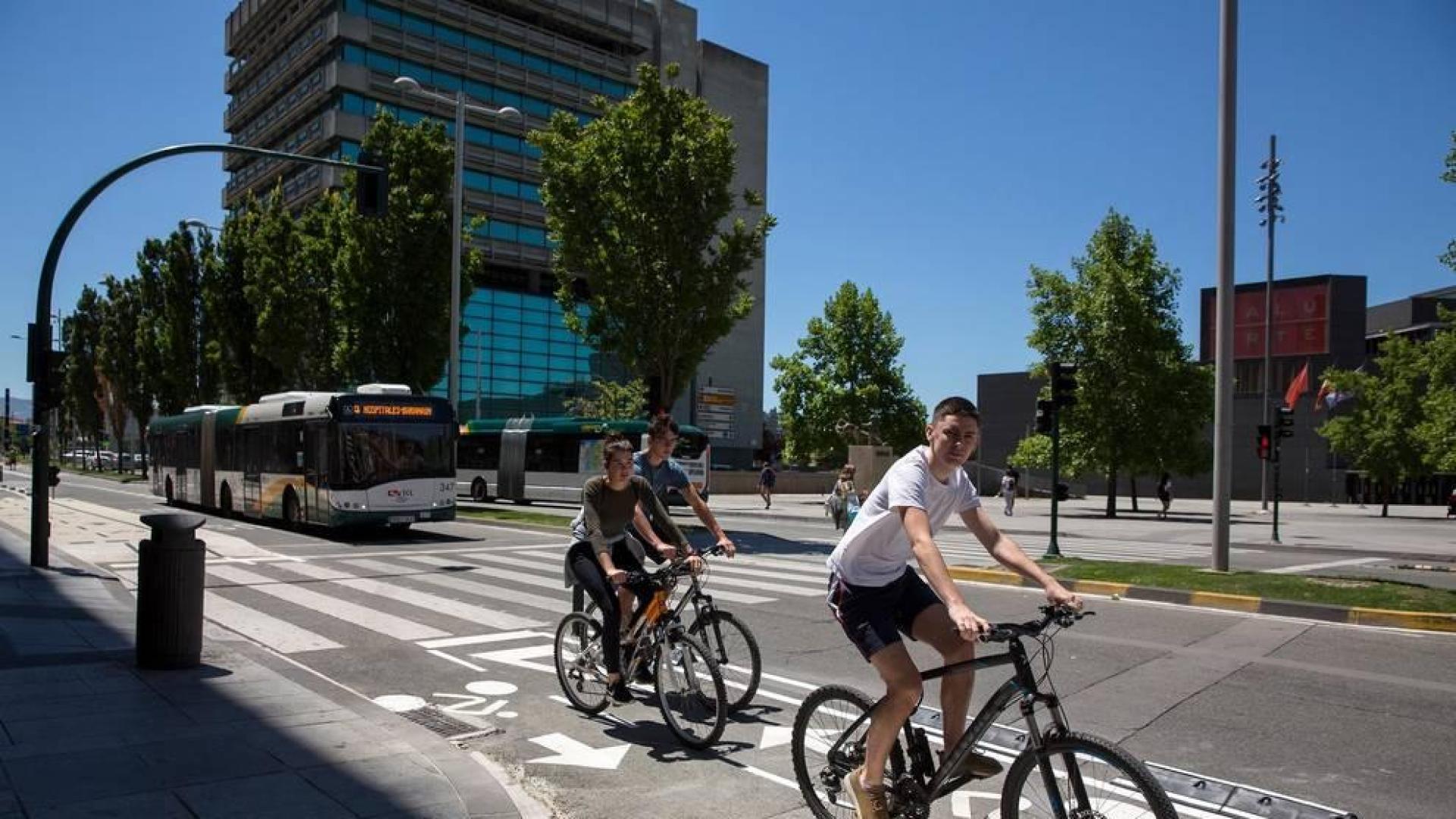 Pamplona estrena su nuevo carril bici entre Sarasate y plaza de la Paz