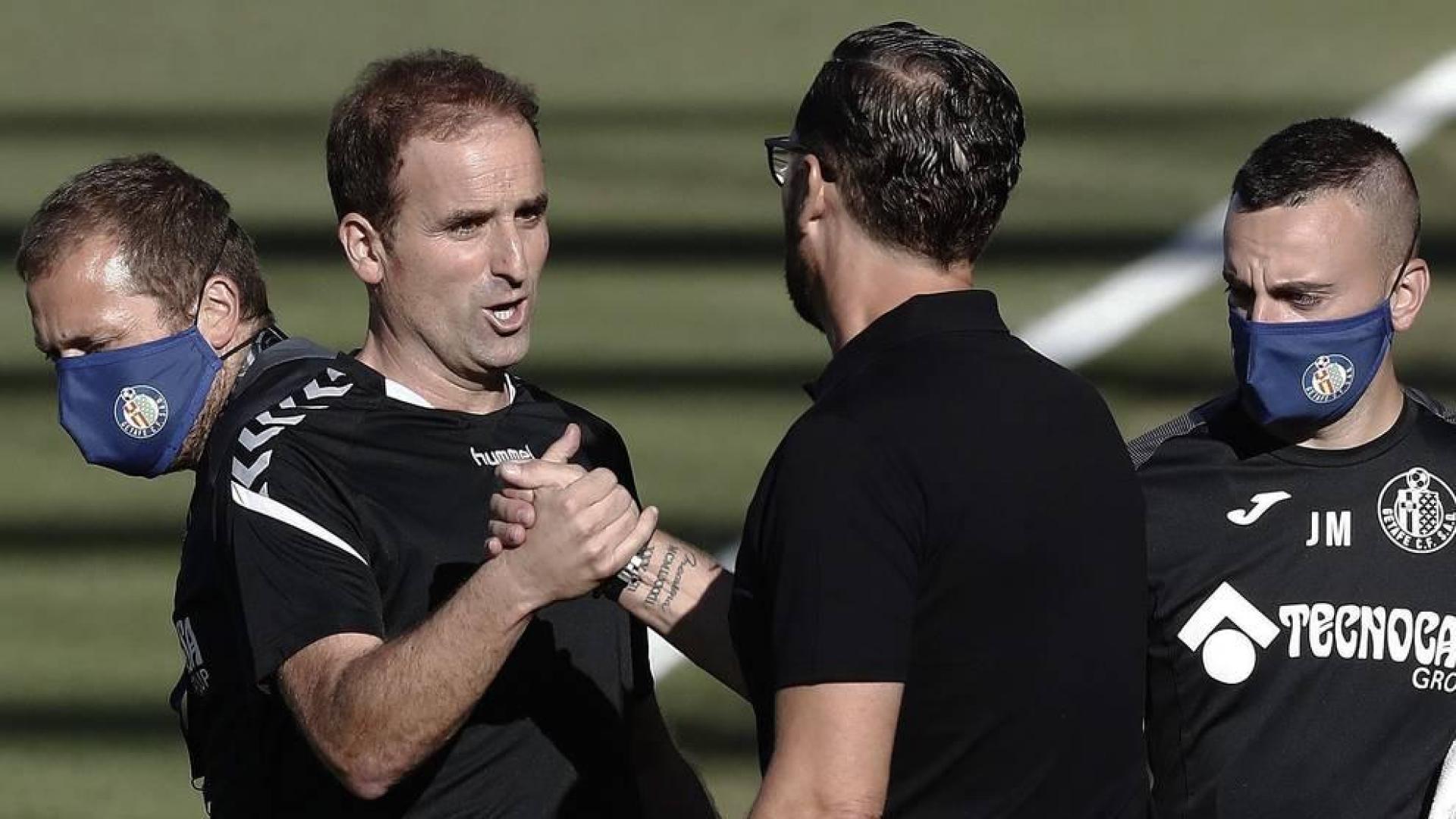 Saludo entre Jagoba Arrasate y José Bordalás.