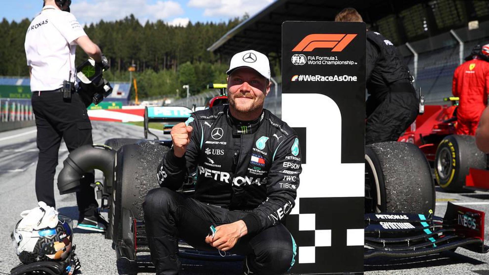 Bottas celebra su victoria en Austria.