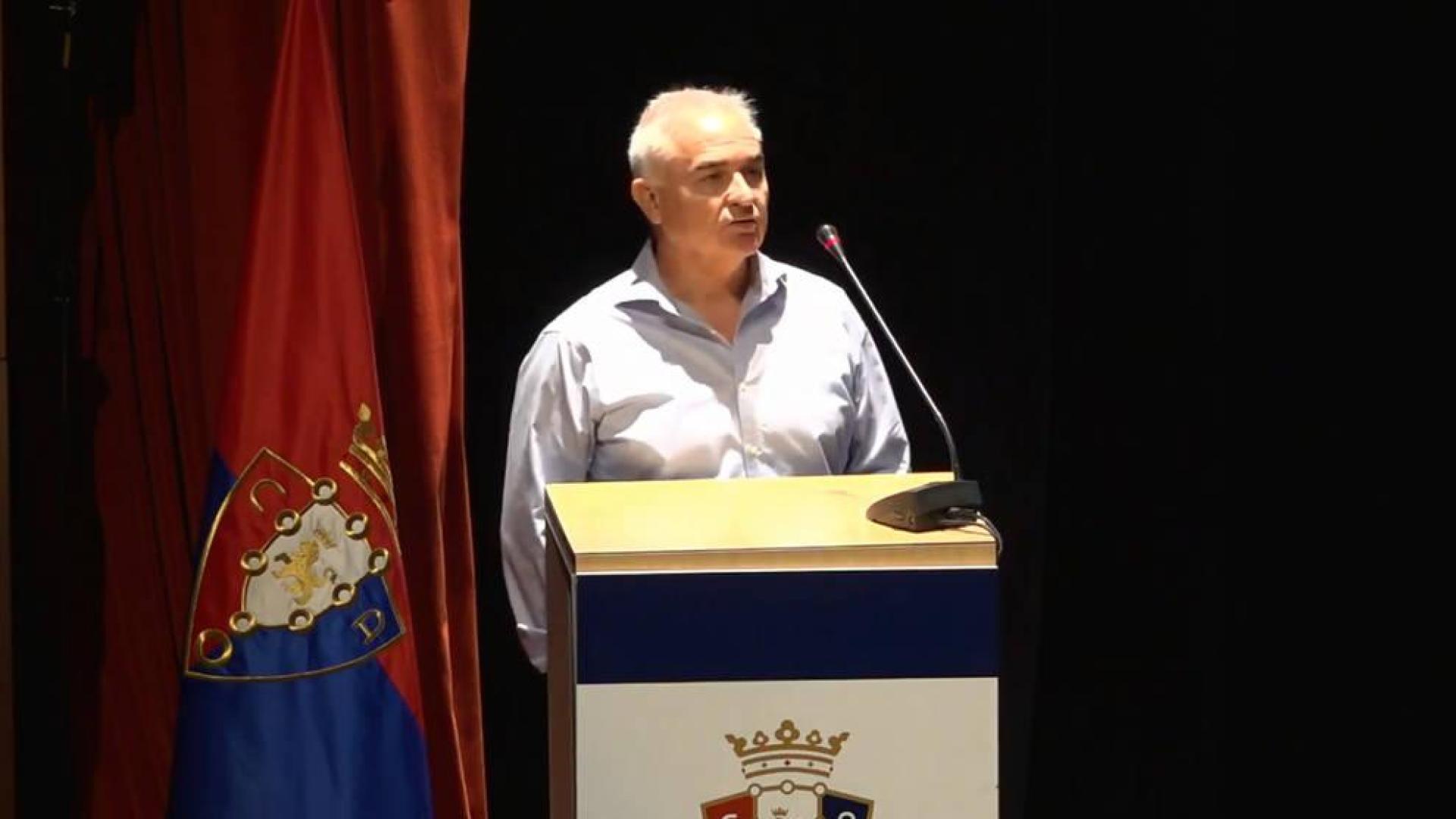 El primero de los candidatos a la Comisión de Control Económico, Alfonso Arróniz.
