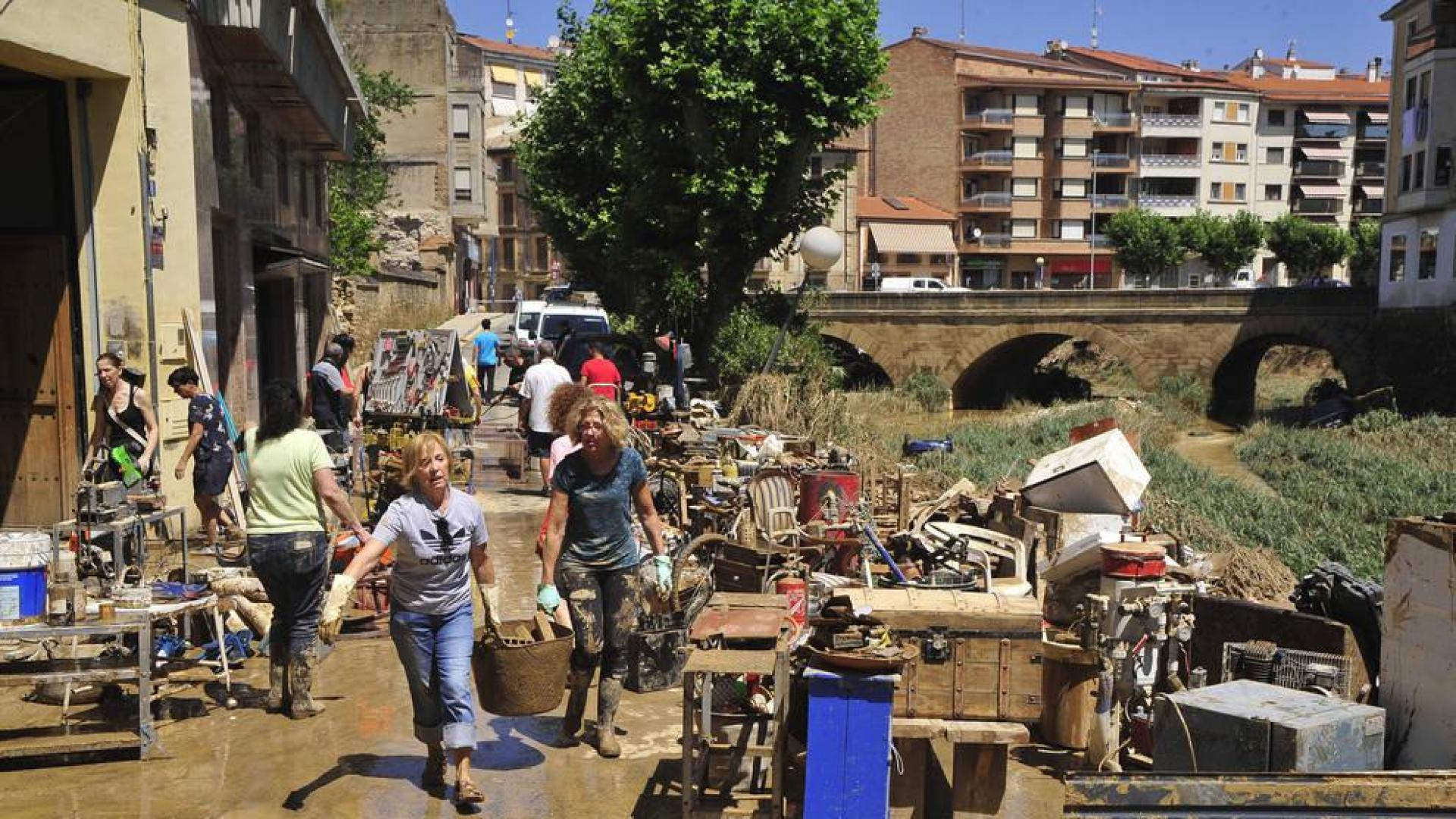 9 de julio de 2019. Tafalla amaneció literalmente arrasada. La fuerza del agua y el barro dejó inutilizables decenas de objetos materiales y anegó decenas de bajos, viviendas y establecimientos comerciales y de hostelería.