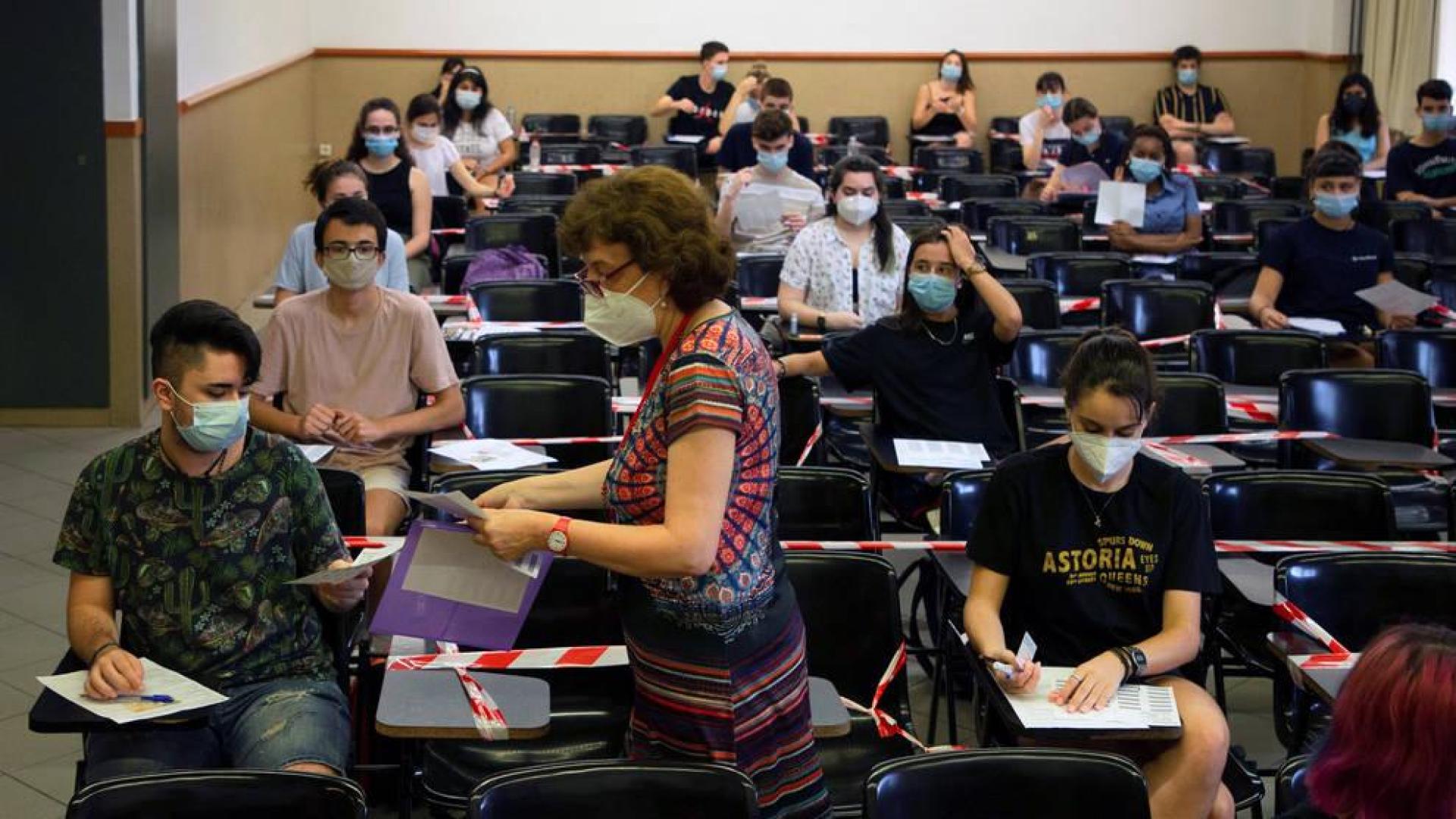 La mascarilla será obligatoria en Cataluña incluso con distancia social