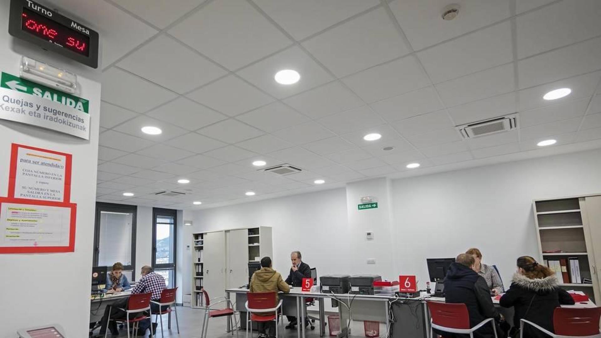 Cuatro de cada diez personas atendidas en los servicios de orientación laboral encuentra trabajo en medio año