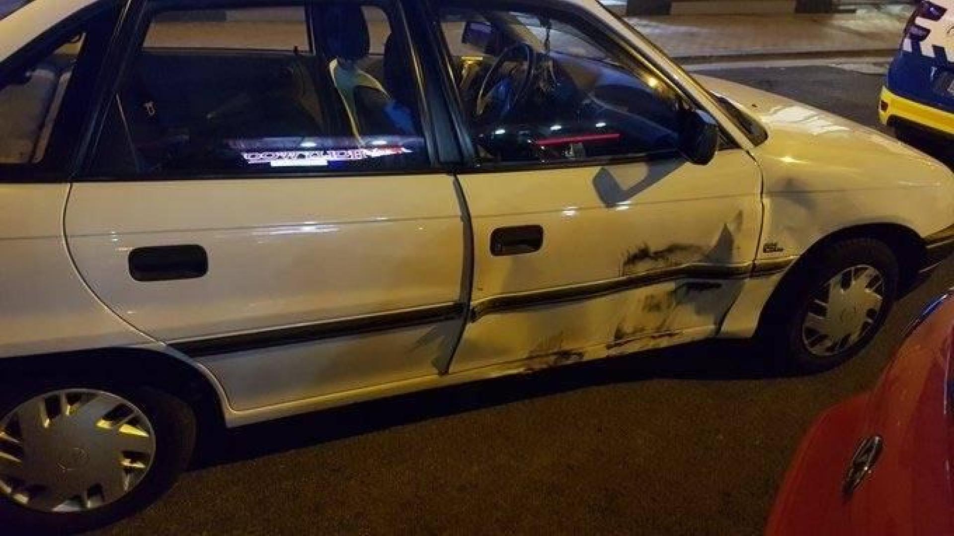 Un conductor sin carné sufre un accidente en la plaza de Merindades