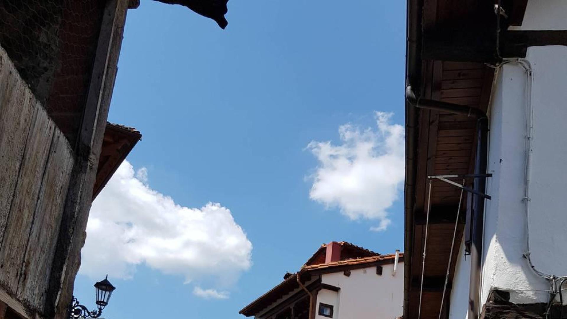 Vista de parte del casco urbano más renovado de Potes.