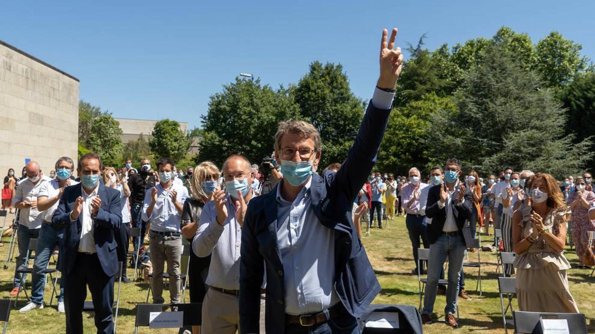 Feijóo promete ser "leal" al Gobierno, pero le insta a "escuchar y asimilar" el mensaje de Galicia en las urnas