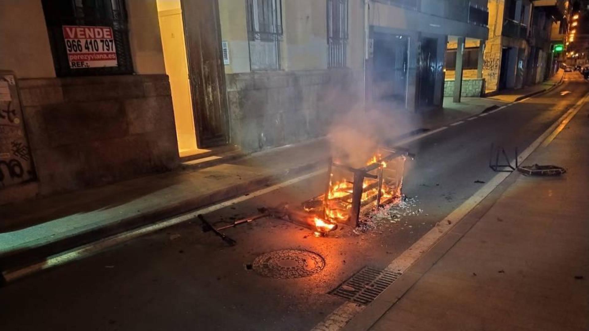 La batería de un patinete eléctrico explota y provoca un incendio en un piso