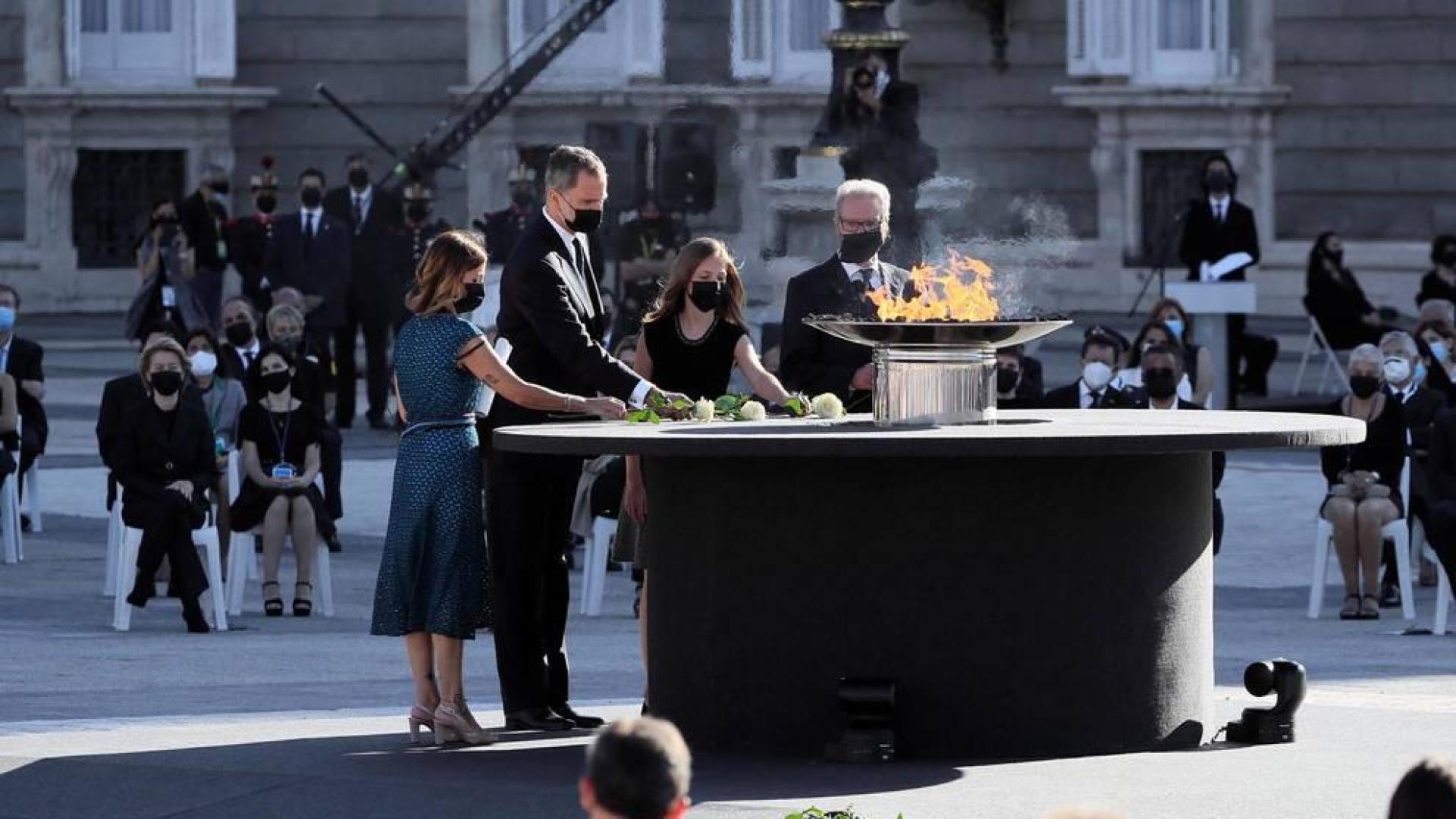 Fotos del homenaje a las víctimas de Covid-19 en Madrid