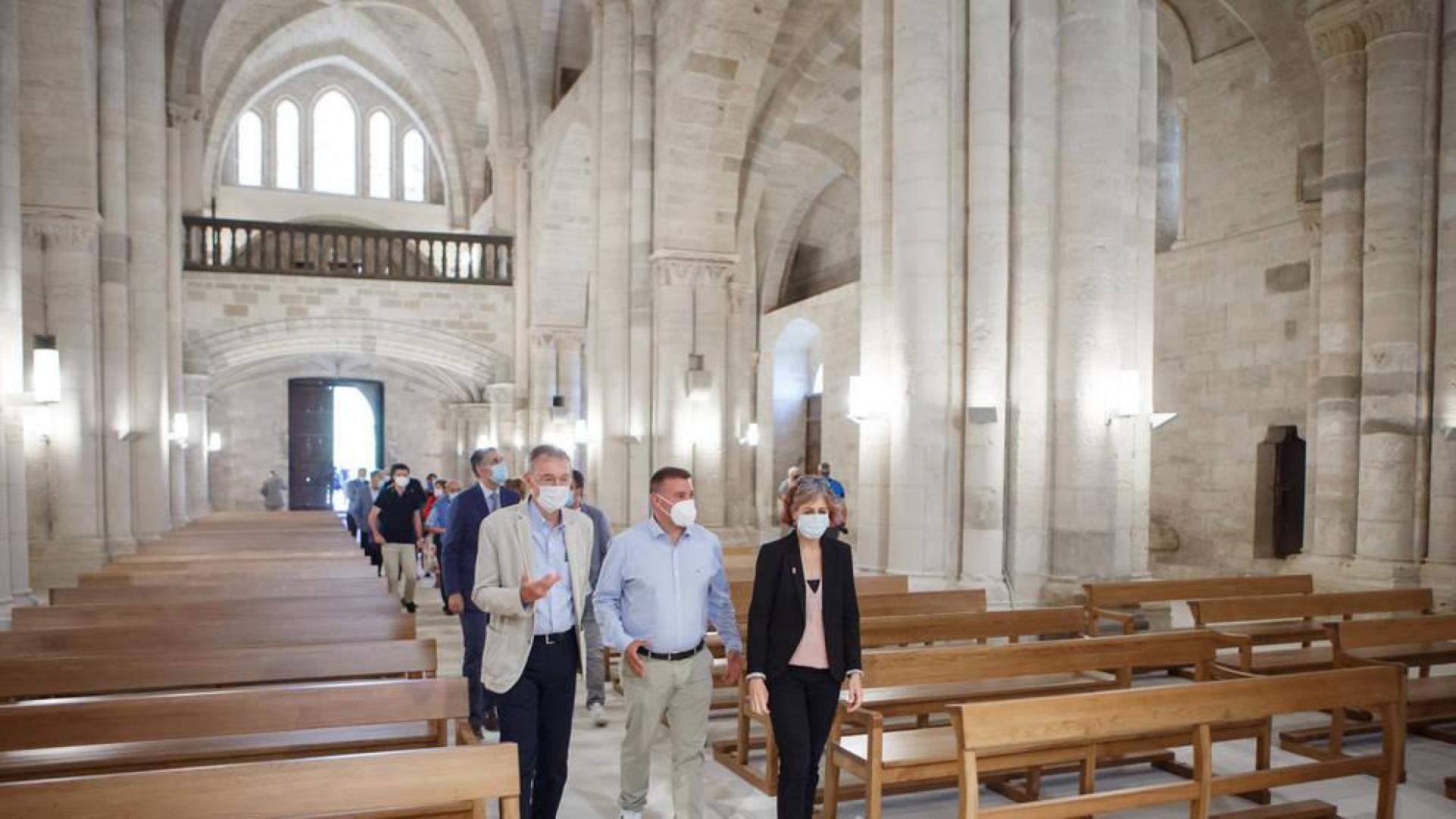 La iglesia del Monasterio de Irache estrena pavimentación, iluminación y mobiliario
