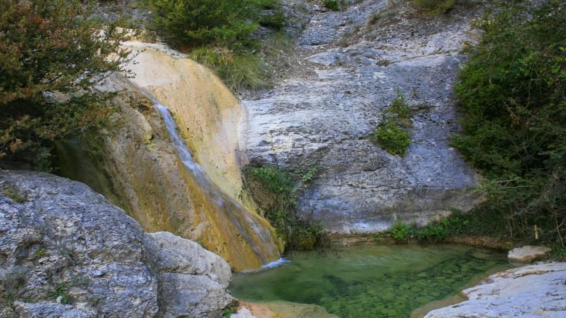 El caprichoso sendero del cañón del río Irantzu