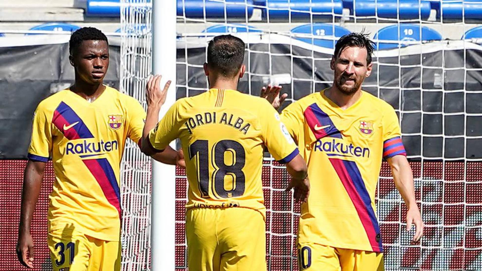 Ansu Fati, Jordi Alba y Messi.