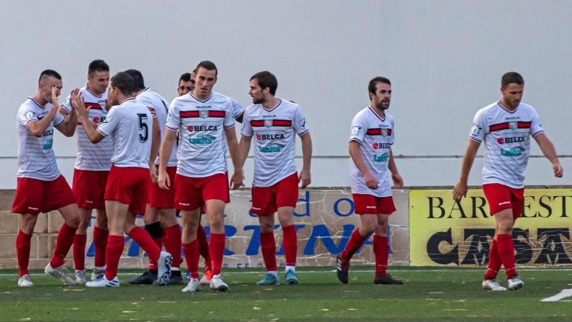 Los jugadores del Beti Kozkor celebran el tercer gol del equipo, obra de Orgi.