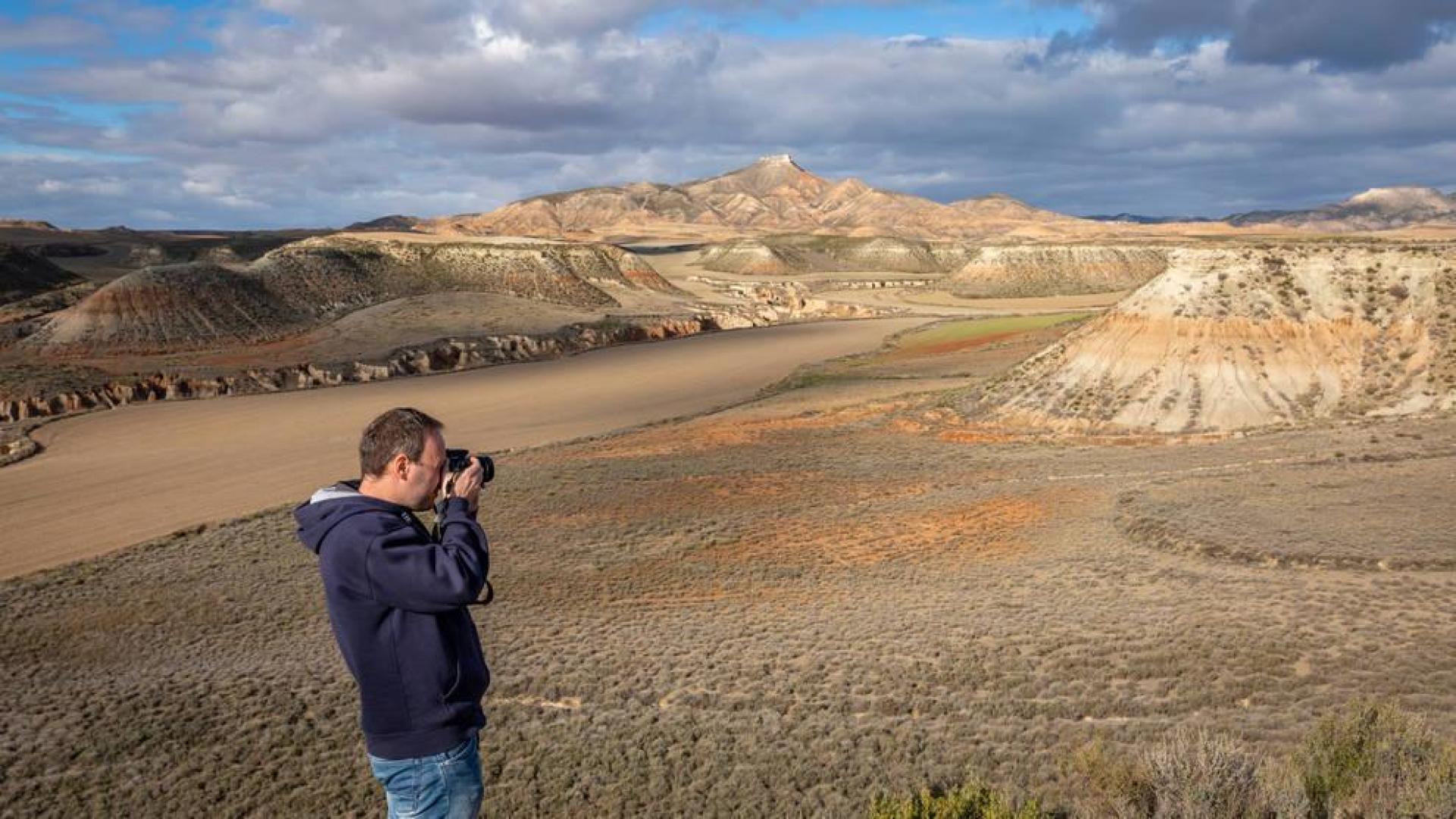 Un sendero que recorre vestigios medievales