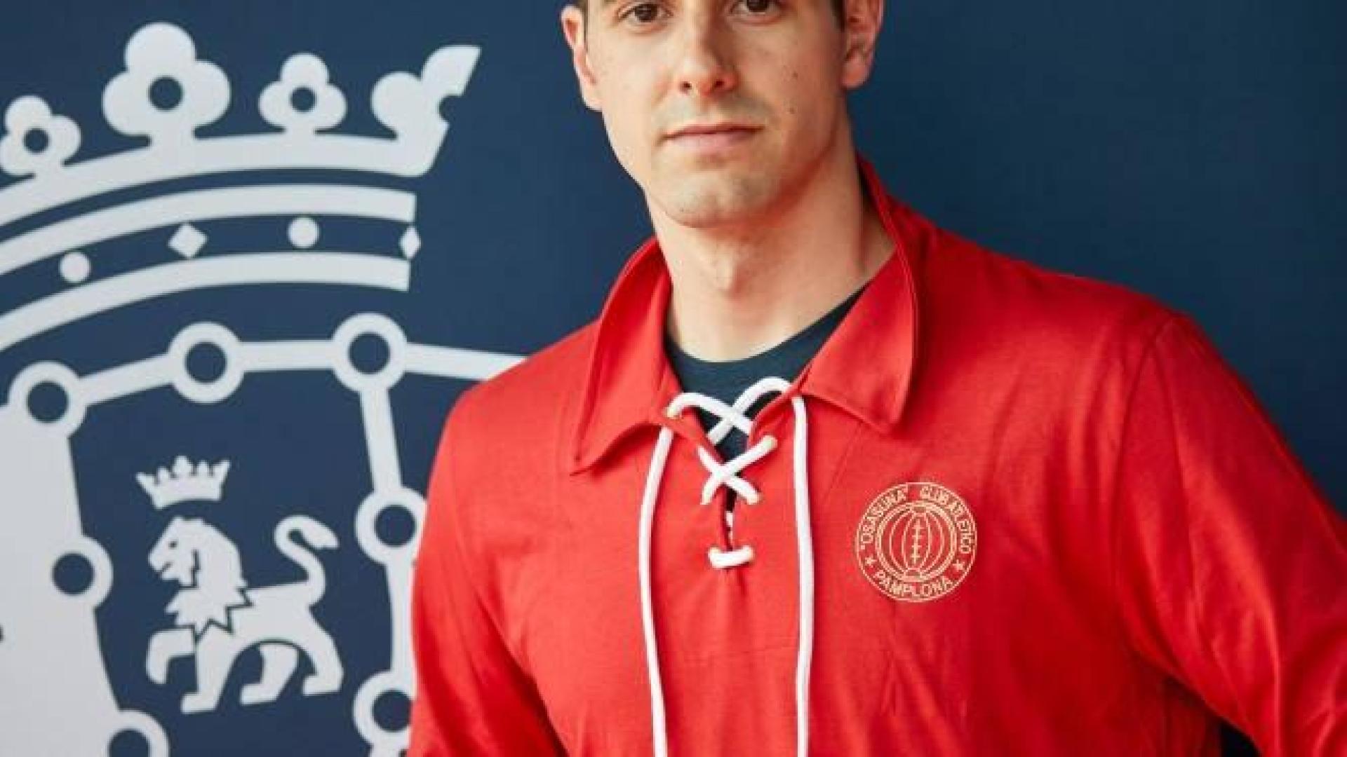 Osasuna diseña una camiseta retro de paseo para conmemorar el centenario