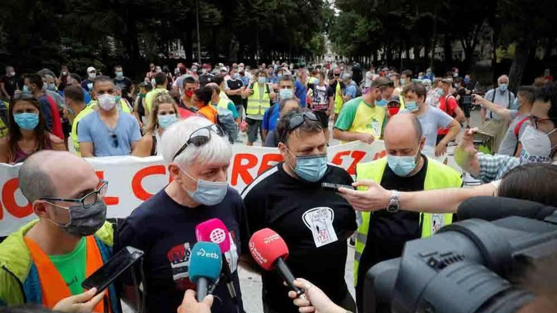 Trabajadores de Gamesa marchan de Aoiz a Pamplona en contra del cierre
