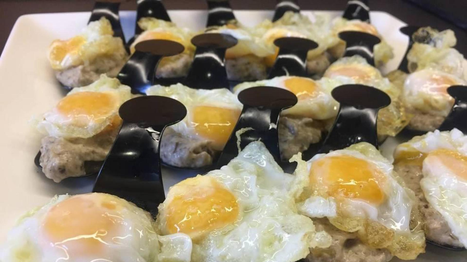 Crema de setas y huevos fritos