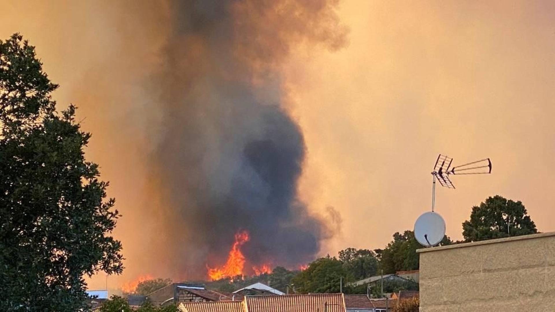 Imagen del incendio de Monterrei.
