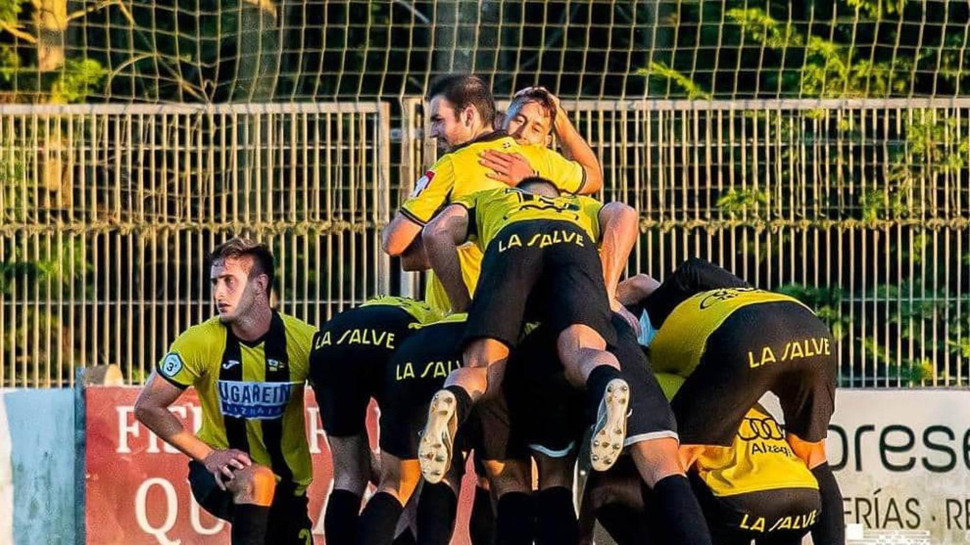 Los jugadores del Portugalete celebran un triunfo anterior.