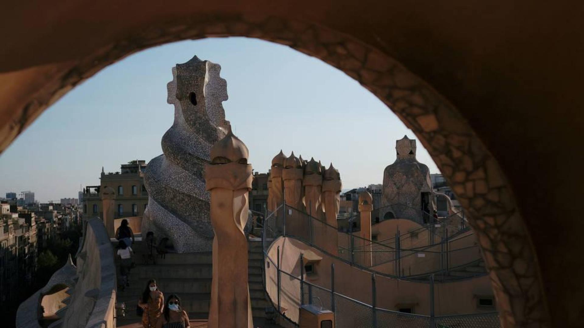 Los brotes y contagios aumentan, mientras el sistema de rastreo sigue atascado