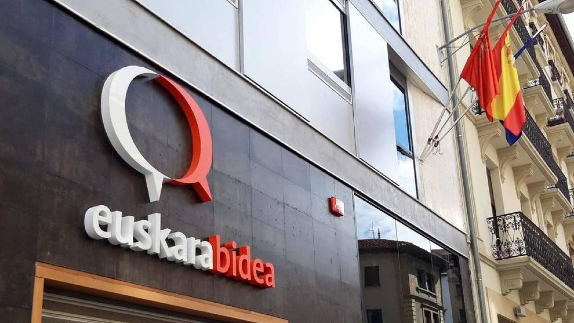 El Defensor pide la rotulación bilingüe de la nueva sede del Instituto del Euskera