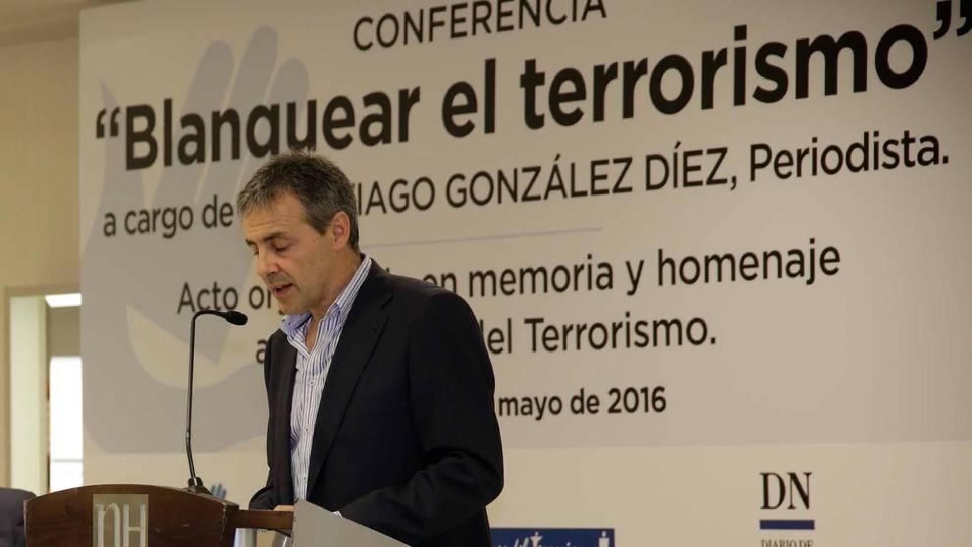 Tomás Caballero, durante su intervención en una conferencia anterior organizada en homenaje a las víctimas del terrorismo