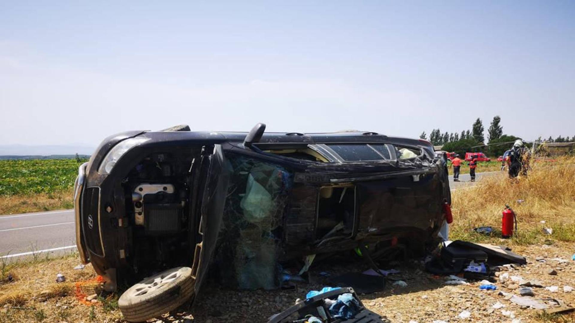 Un joven de 26 años, herido tras colisionar un coche y un camión en la NA-660