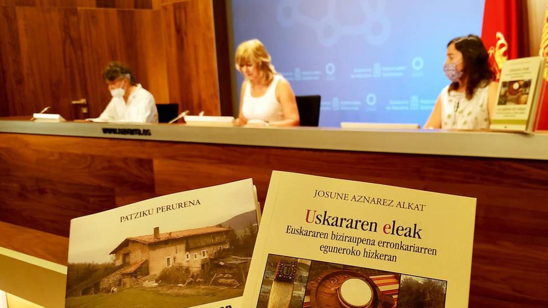 Euskarabidea edita dos libros sobre el euskera en Roncal y el origen de las bordas