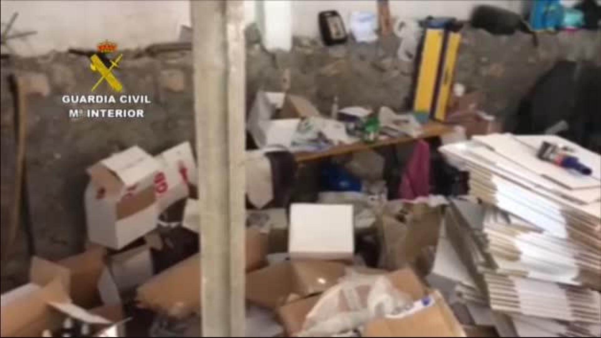 Vídeo: La Guardia Civil desmantela un laboratorio en A Coruña de gel hidroalcohólico falso