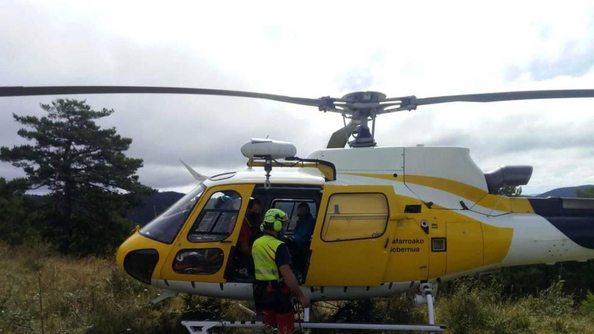 Evacúan en helicóptero a un ciclista accidentado en Elía