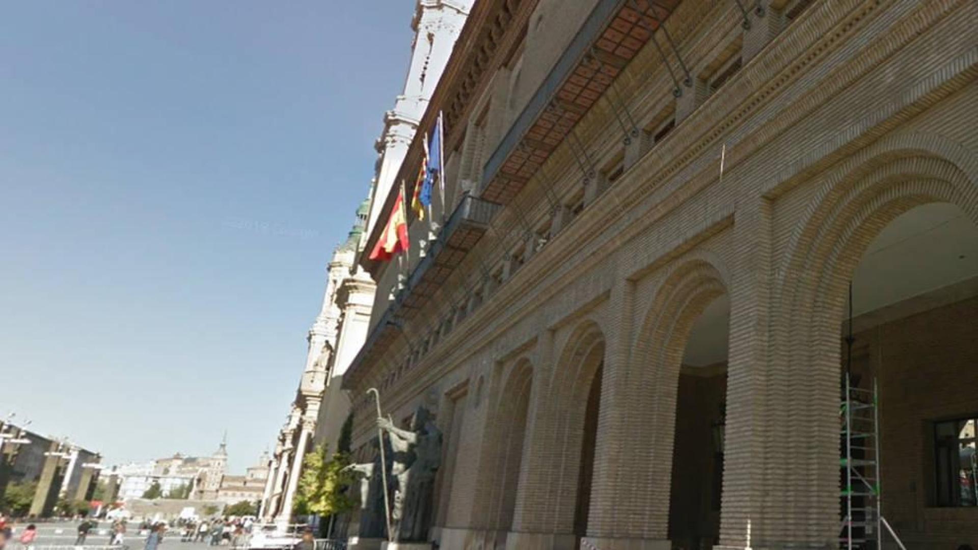 Exterior del Ayuntamiento de Zaragoza.