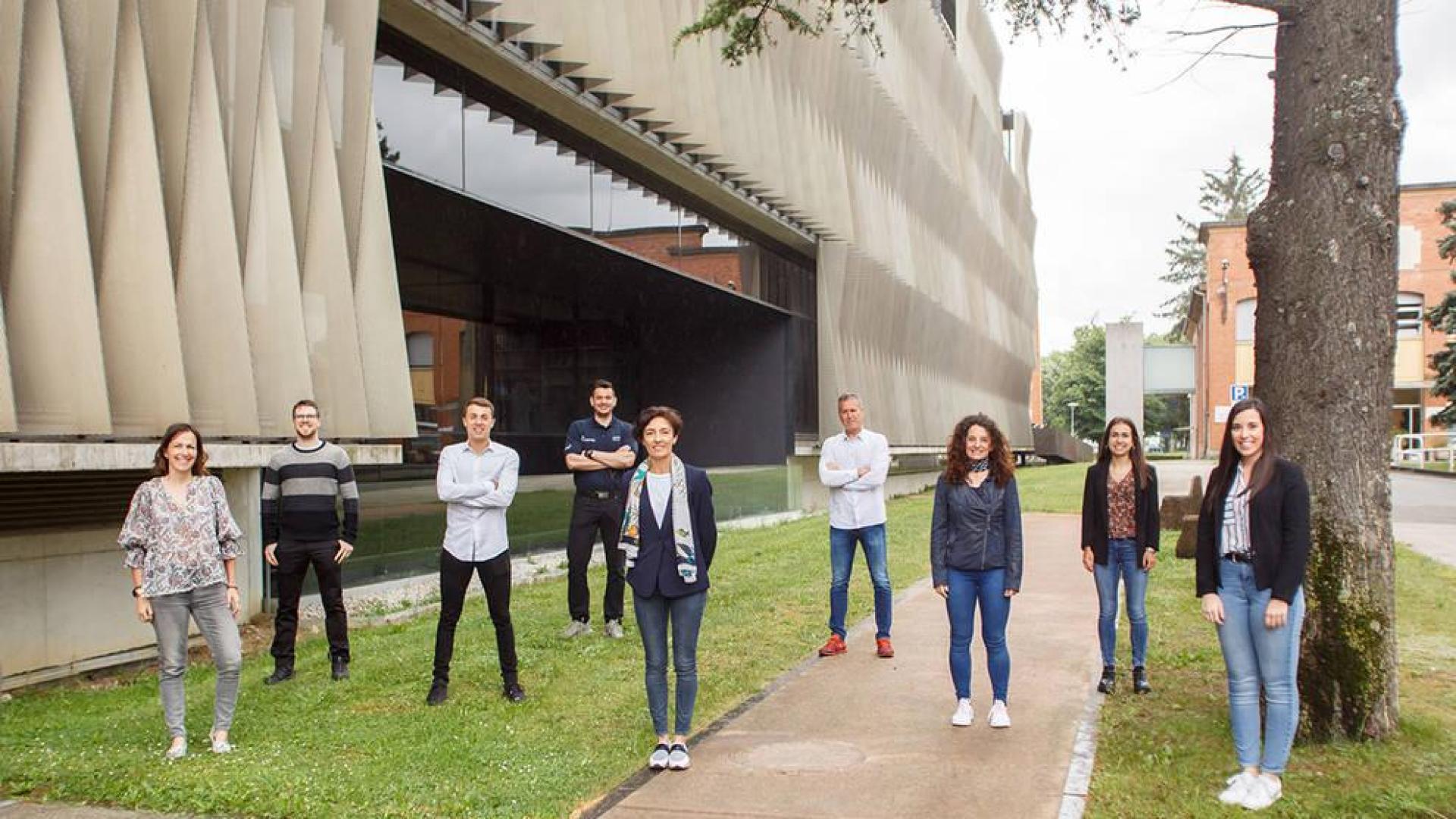 ntegrantes del grupo de investigación. De izda. a dcha., Berta Villoslada Huarte, Mikel López Sáez de Asteasu, Gaizka Legarra Gorgoñon, Róbinson Ramírez Vélez, Alicia Alonso Martínez, Mikel Izquierdo Redín, Berta Echávarri Videgain, María Fernández Recasens y Yesenia García Alonso.