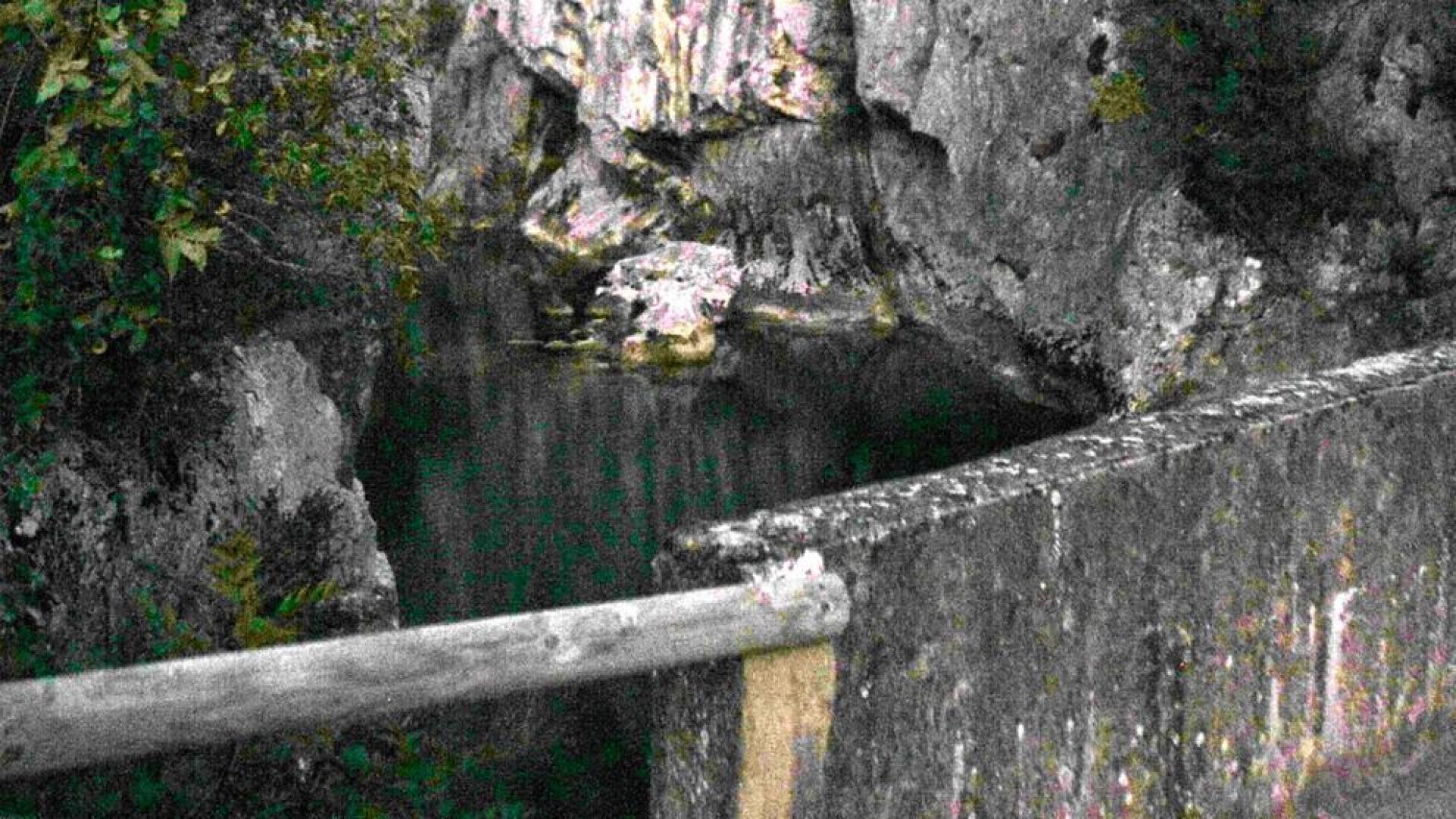 Puente sobre el río Salazar junto a la foz de Arbayún.