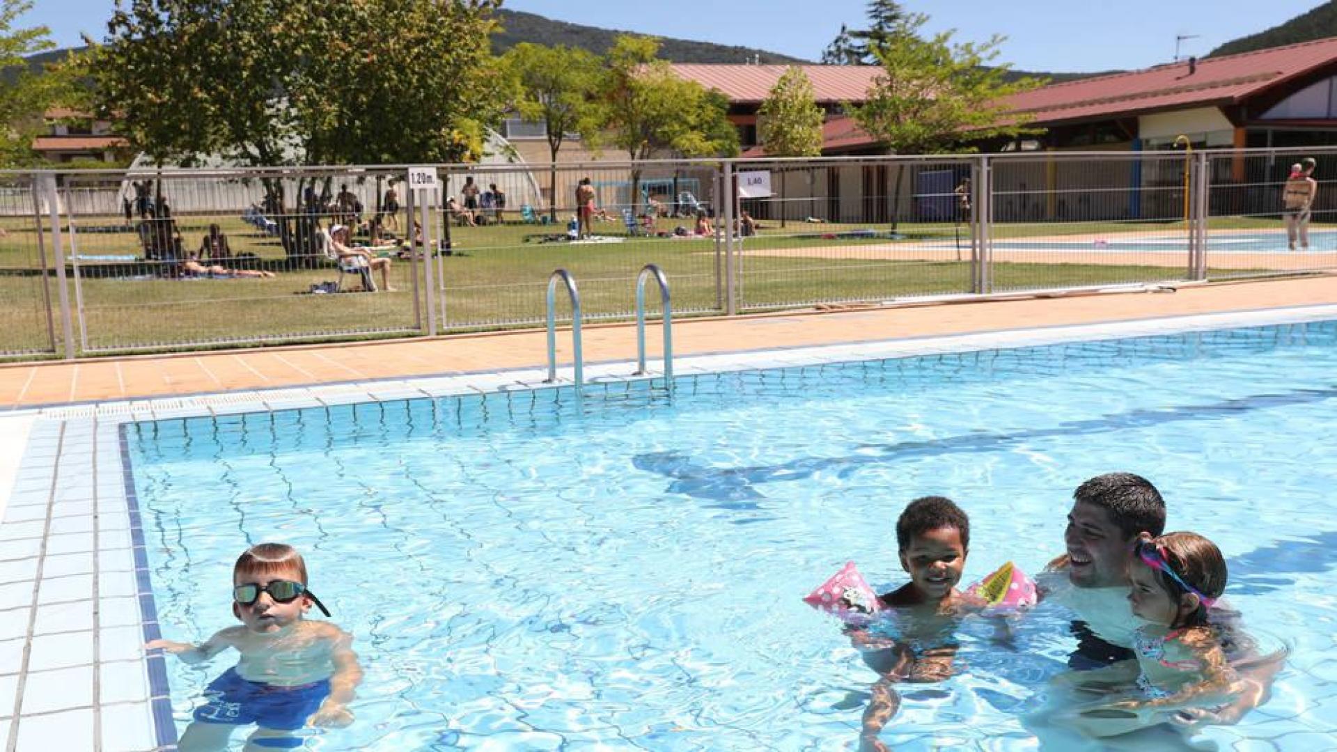Un verano de monte y piscina en Aoiz