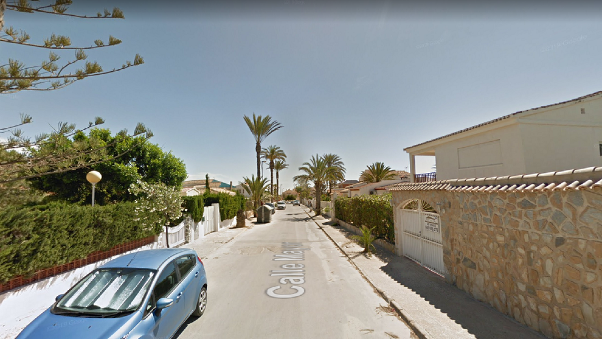 Un niño de dos años muere ahogado en una piscina en Orihuela Costa