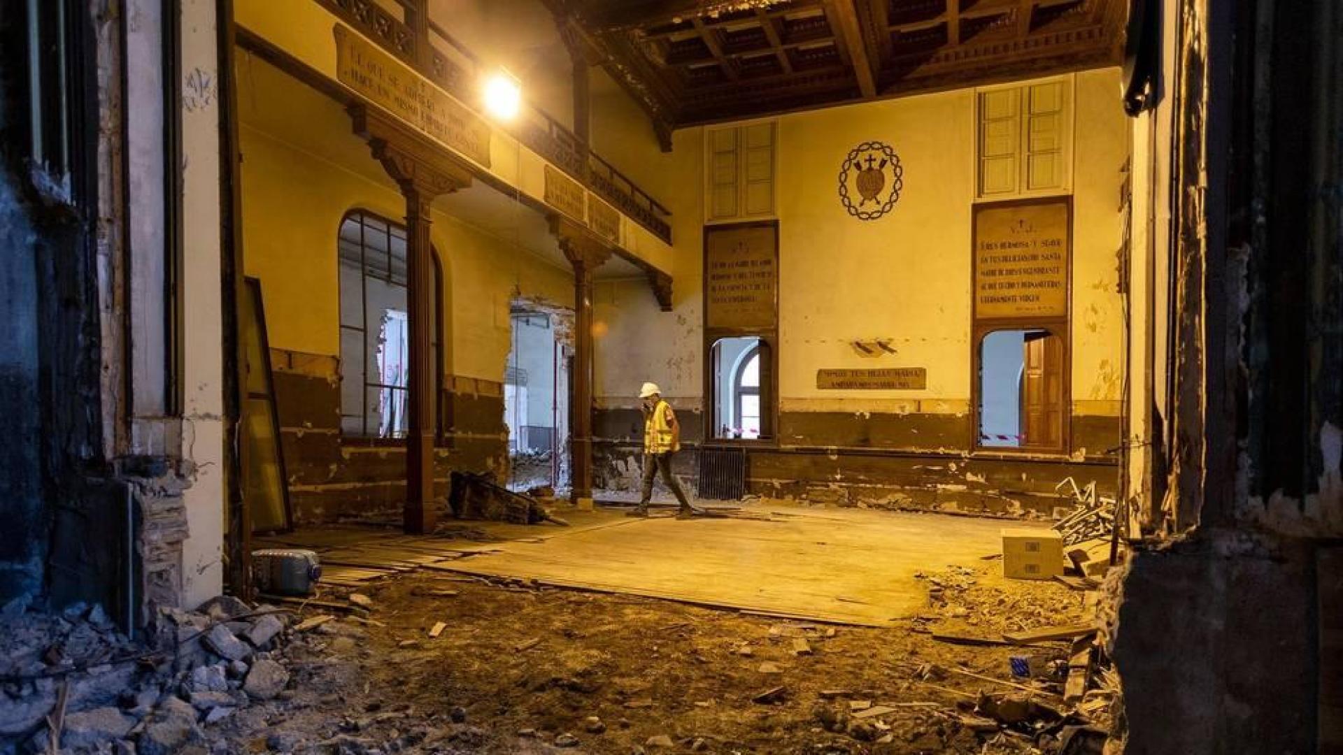 Las demoliciones en el patio inician la rehabilitación de Salesas