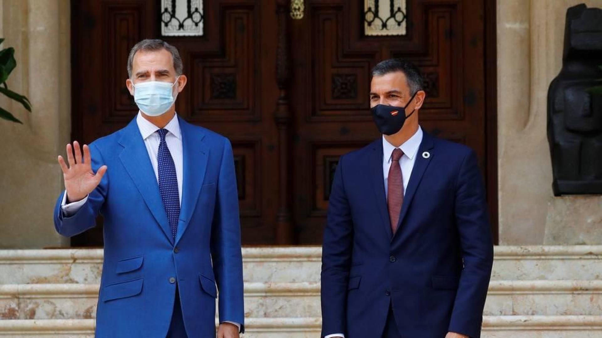 El rey recibe a Pedro Sánchez en el Palacio de Marivent