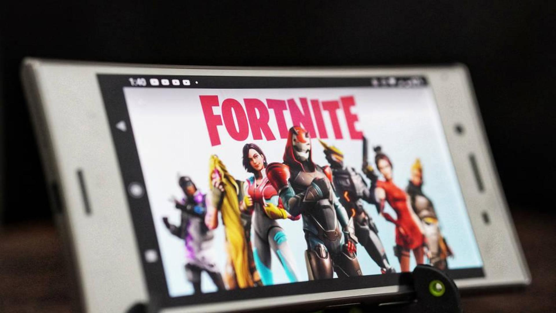 El creador de 'Fortnite' demanda a Apple y Google por retirar la aplicación de sus tiendas