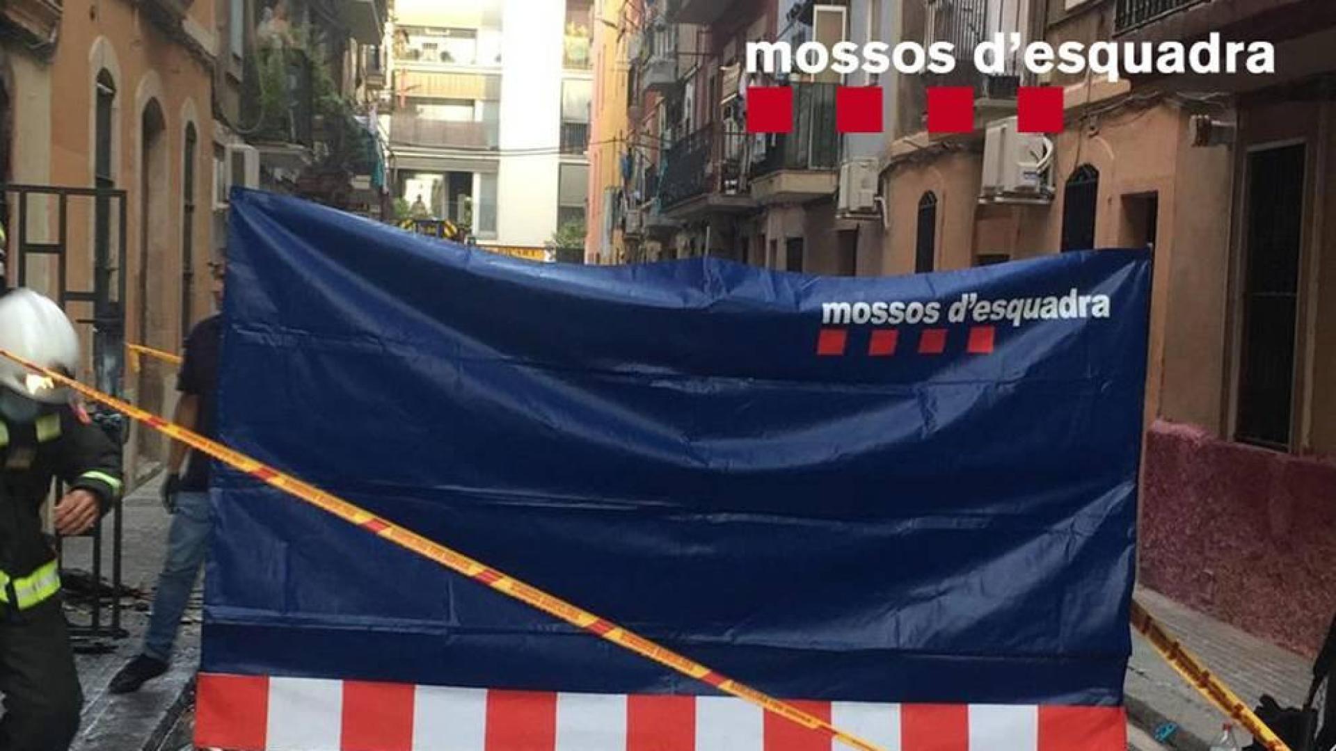 Tres muertos y un herido grave en un incendio en el barrio de Barceloneta