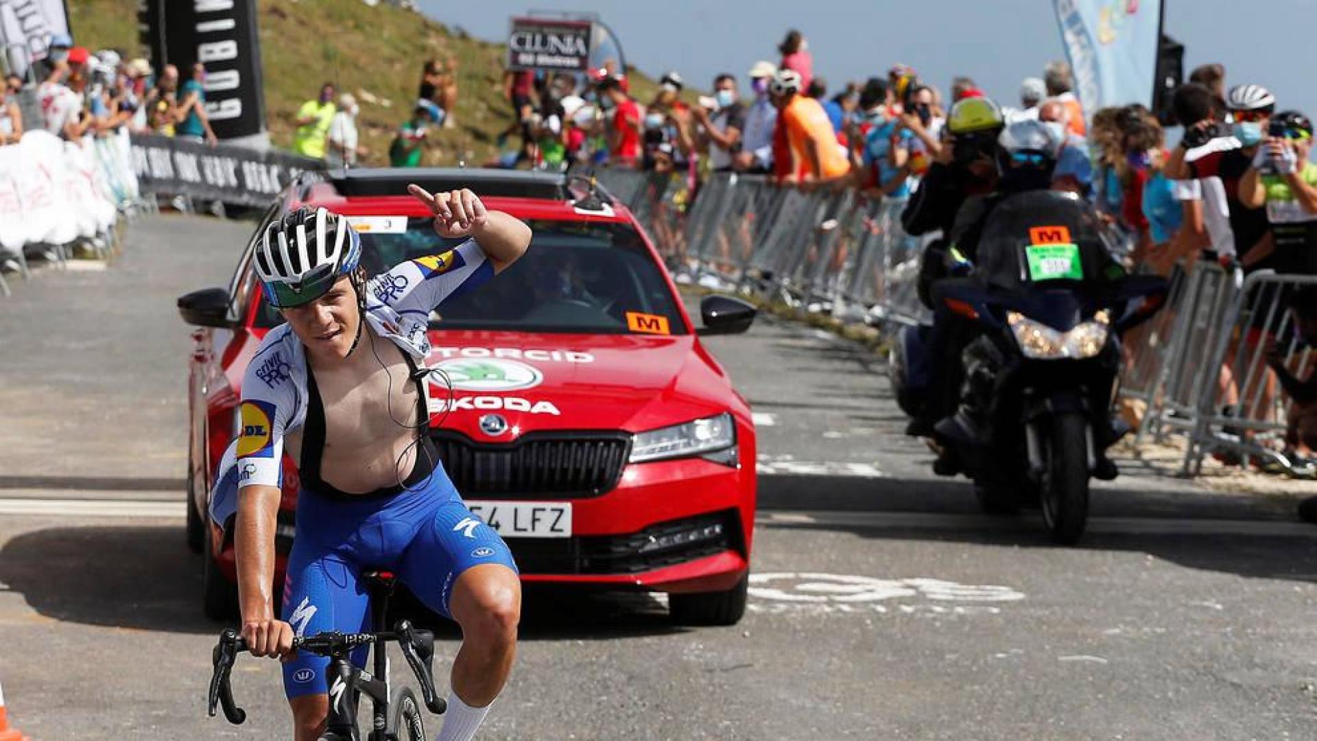 Evenepoel gana en Picón Blanco y se convierte en líder de la Vuelta a Burgos