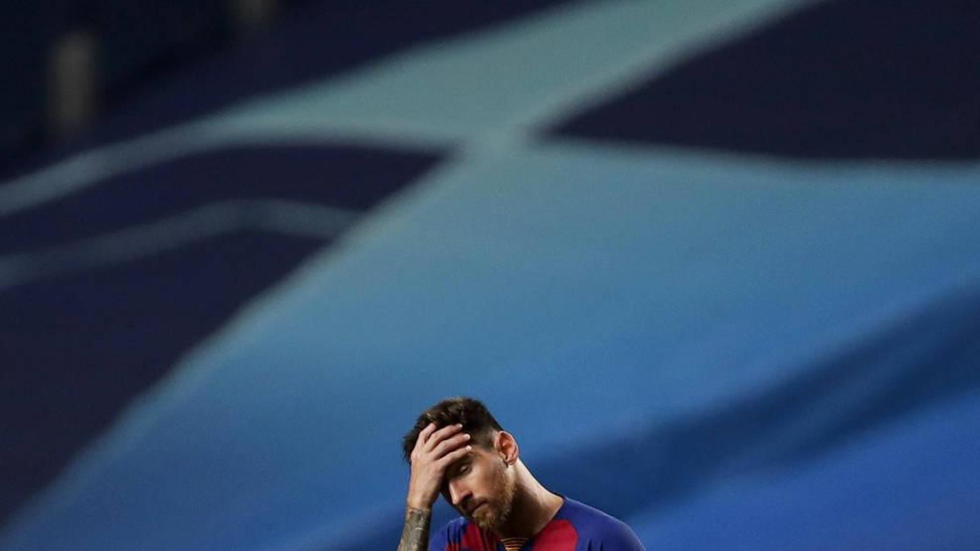 Pancartas y gritos contra la directiva y los jugadores del Barcelona