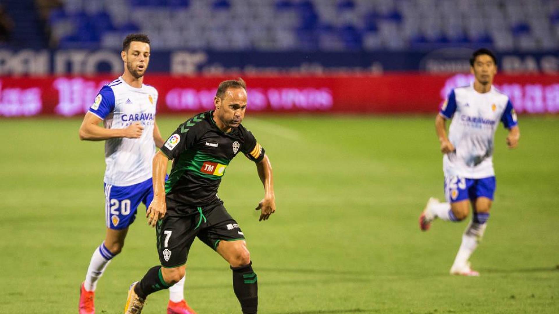 El eterno Nino mete al Elche en la pelea por el ascenso