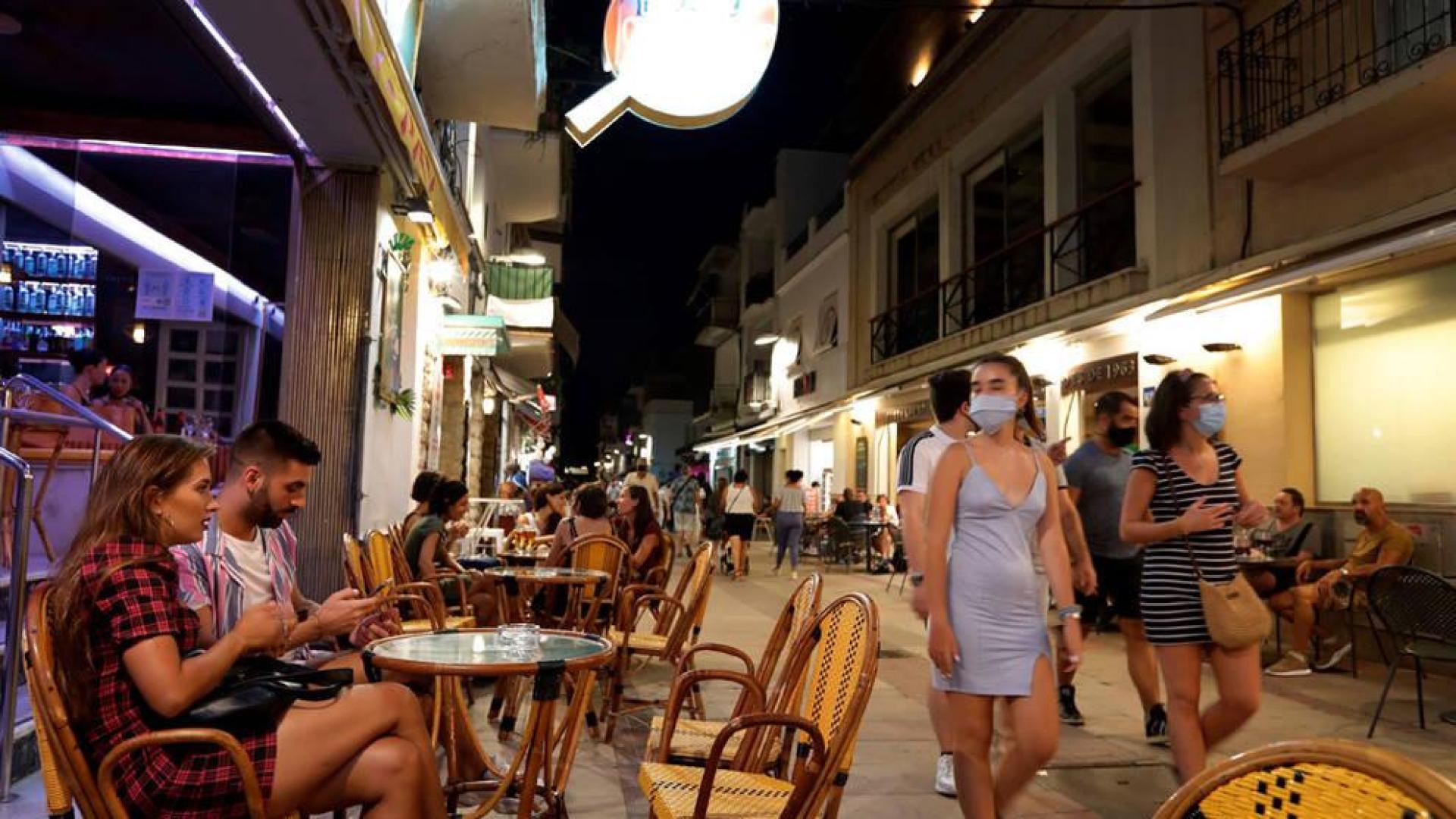 Cataluña notifica 13 muertos y 1.044 positivos en el último día