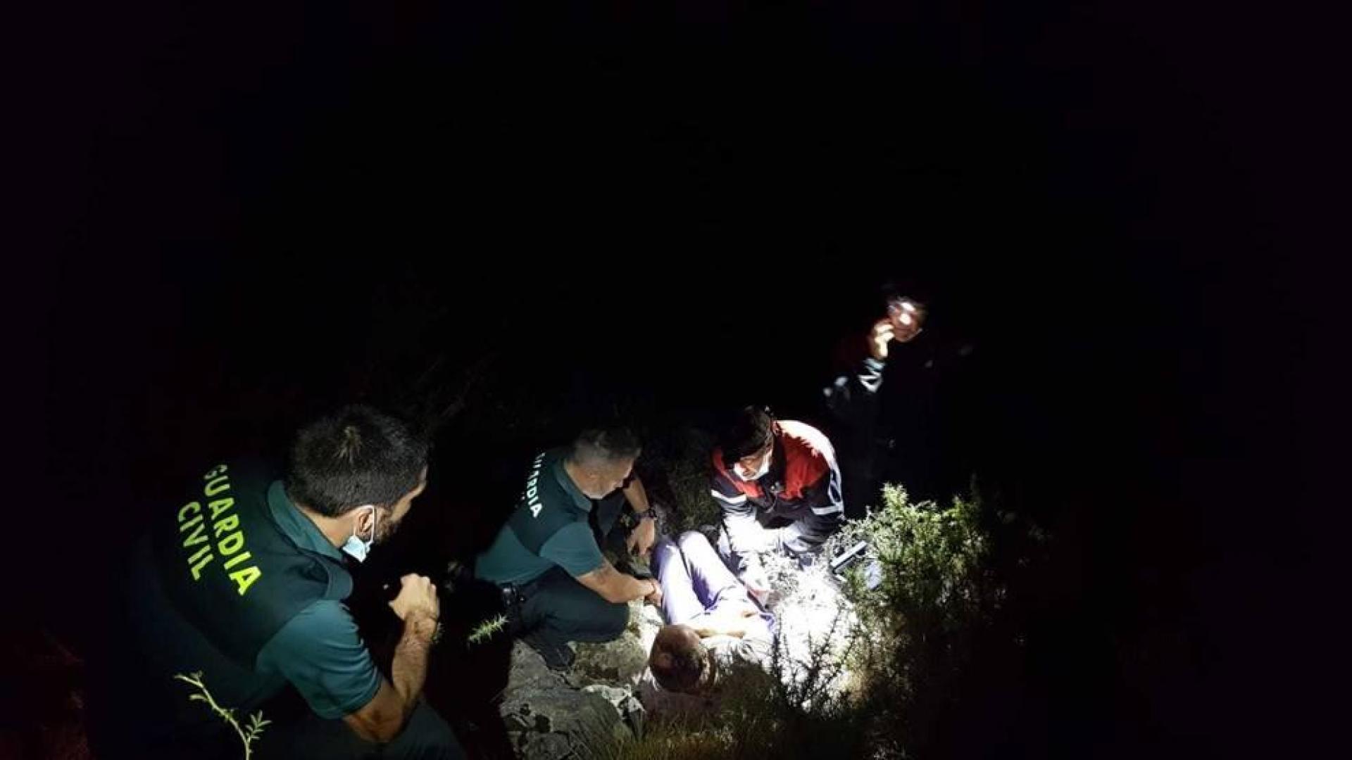 Herido al despeñarse con su tractor por una ladera en Ziga