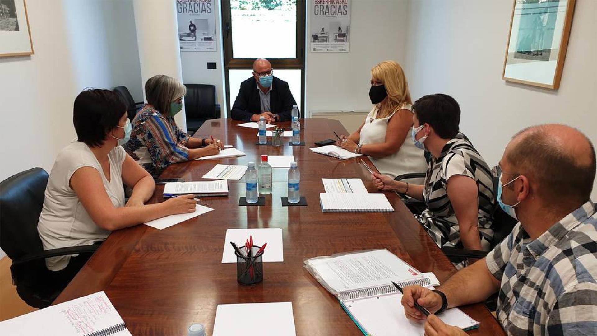 Gimeno apuesta por un "regreso seguro a las aulas"