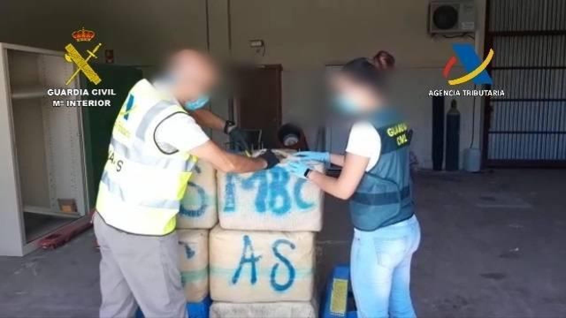 Intervenidos 1.400 kilos de hachís y detenidas tres personas en Almería