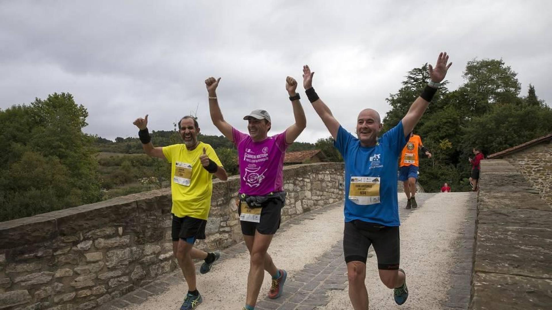 El australiano Andrew McLeod (1h 14' 26”) y la guipuzcoana Begoña Julián Fuentes (1h 39' 46”), han sido los vencedores de la Roncesvalles-Zubiri 2019, en la que han llegado a meta 639 corredores. 129 de ellos, mujeres.