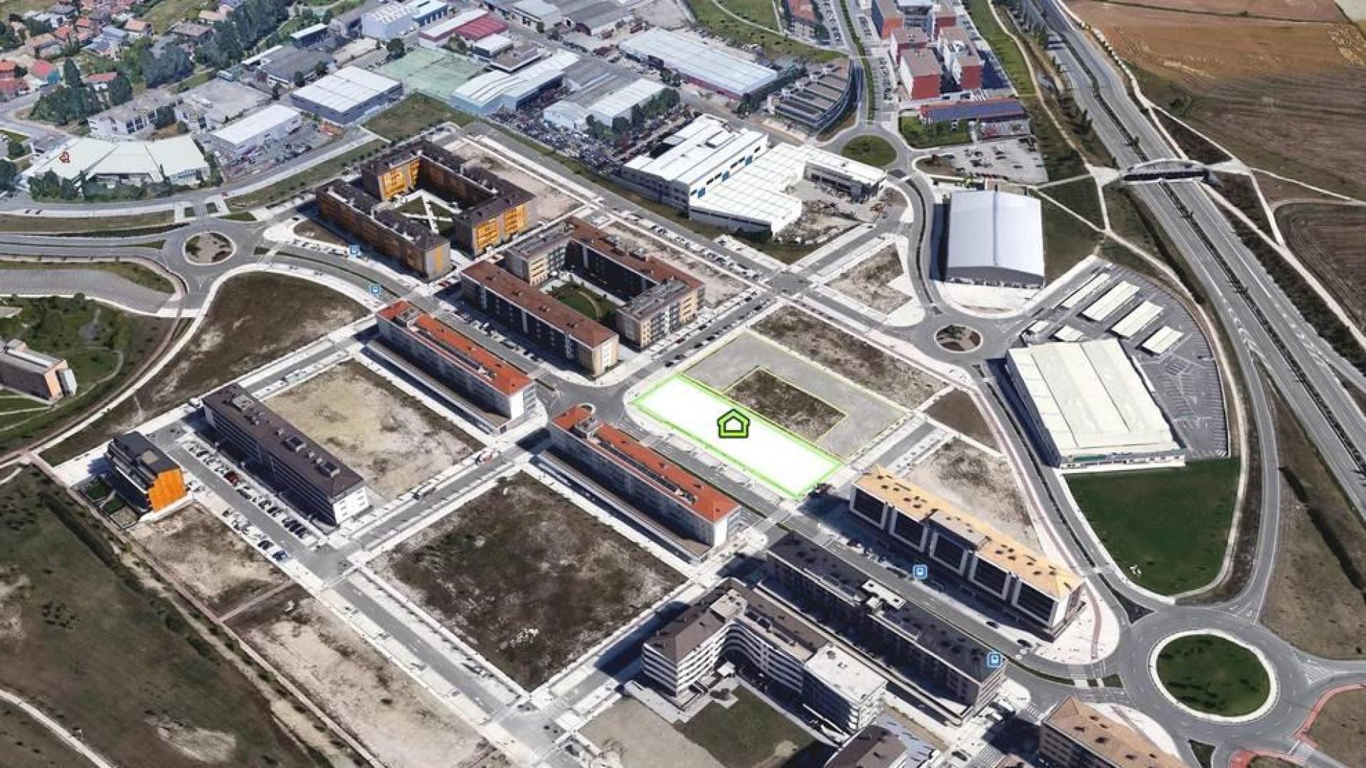 Marcada en verde la parcela donde se levantará el edifico de pisos.